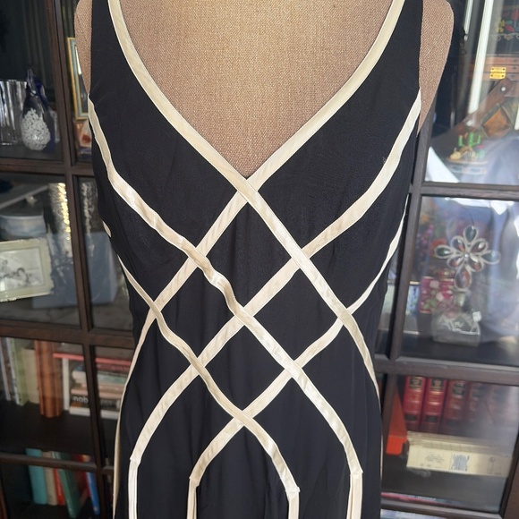 Adriana Papel Evening, Silk Chiffon Black and Cream Dress, size 10p - Picture 3 of 7